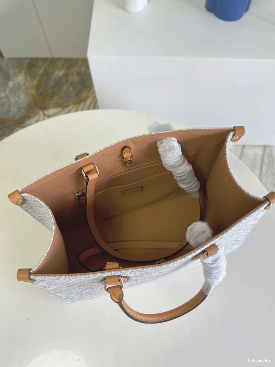 MM VUITTON LOUIS ONTHEGO 0512
